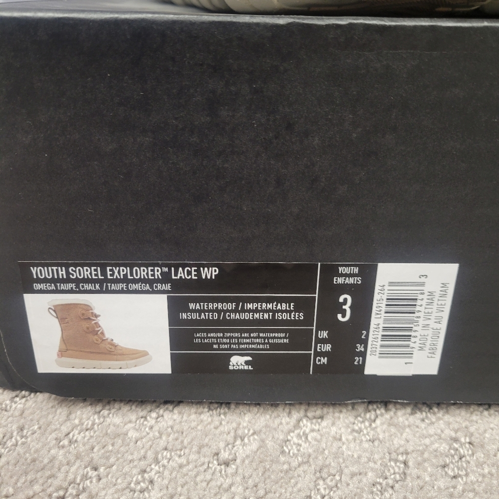 Sorel explorer boots kids sz 3